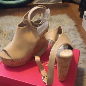 Size 8 Tan Brand New 3" Wedge